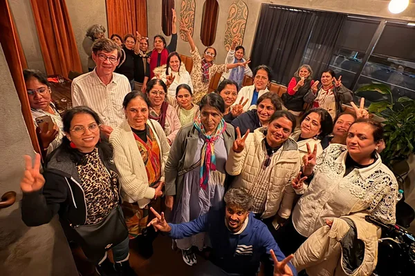 An HCG group at an evening dinner